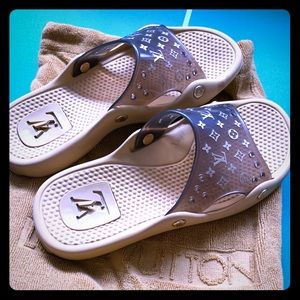 LV beach slippers size 9